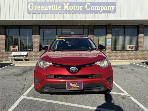 Used 2017 Toyota RAV4 LE image 4