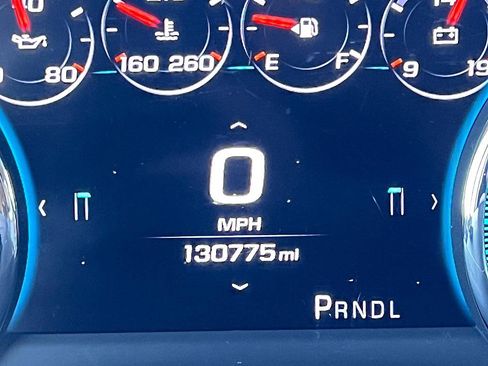 Used 2017 Chevrolet Suburban Premier image 20