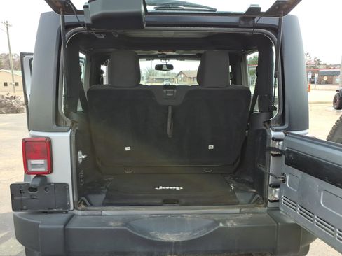 Used 2015 Jeep Wrangler Sport w/ Quick Order Package 23S AWD/4WD image 15