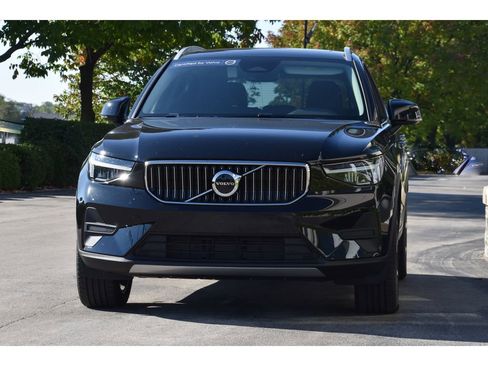Certified 2025 Volvo XC40 B5 Core w/ Protection Package Premier image 8