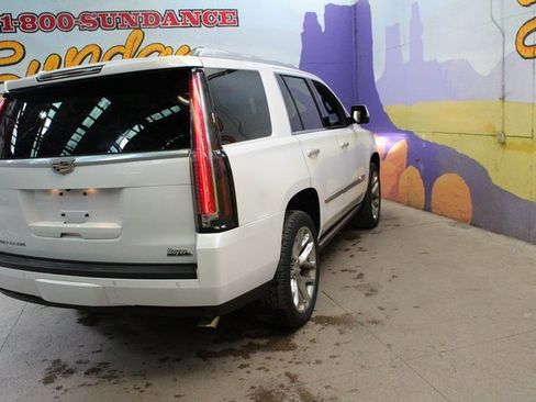 Used 2016 Cadillac Escalade Platinum image 8