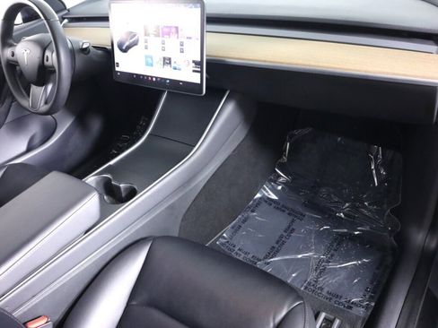 Used 2020 Tesla Model Y Long Range image 40