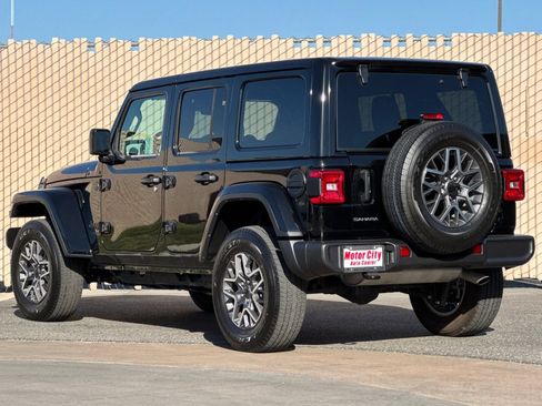 Used 2025 Jeep Wrangler Unlimited Sahara AWD/4WD image 6