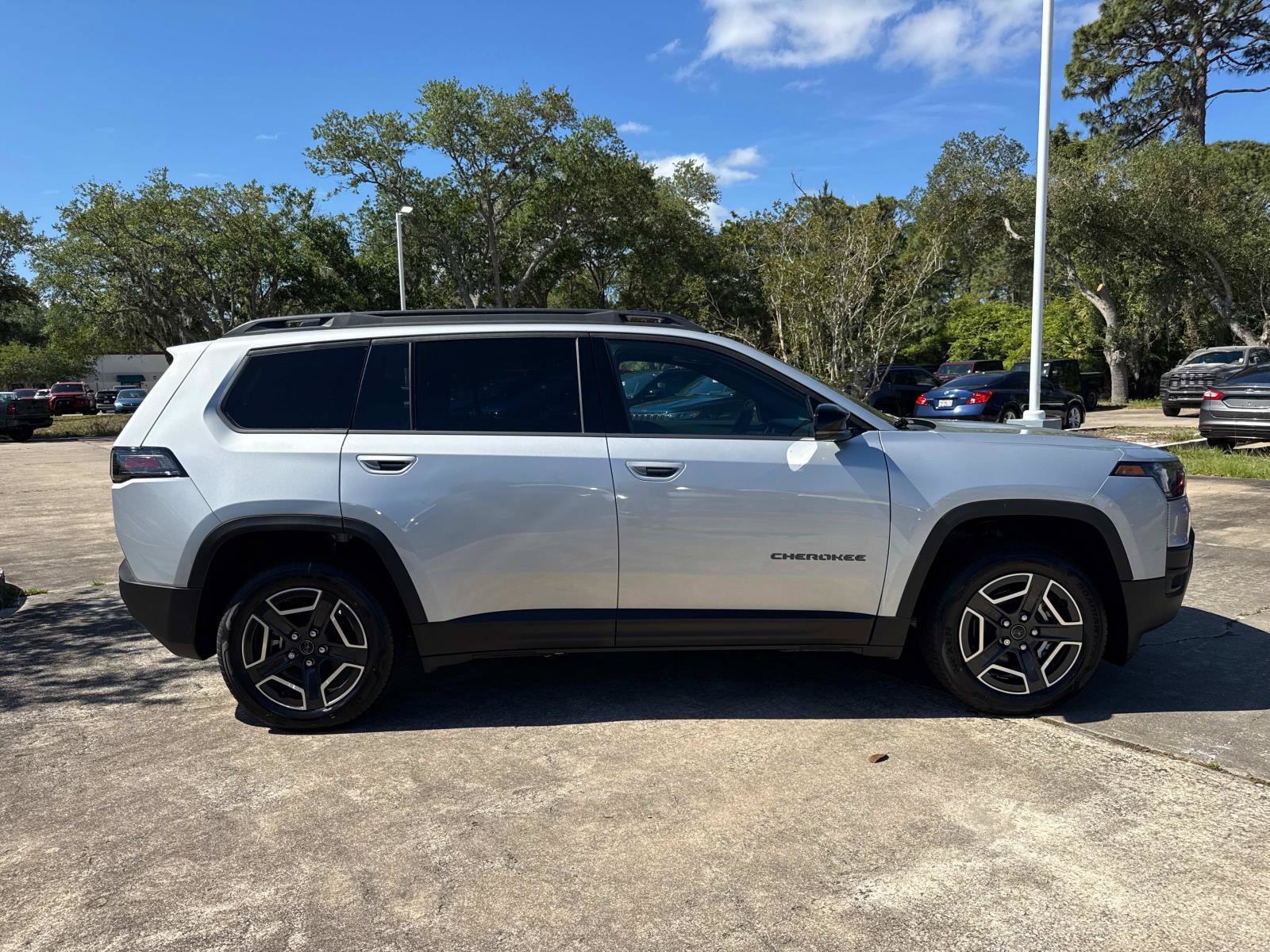 New 2026 Jeep Cherokee Limited AWD/4WD image 2