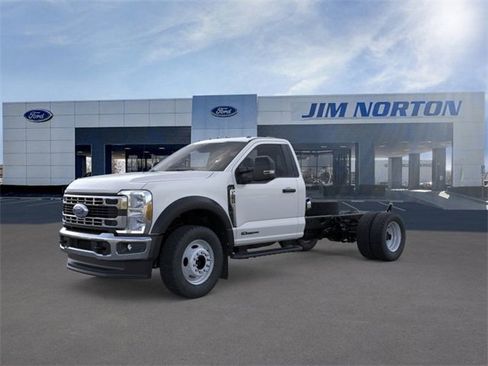 New 2025 Ford F550 4x4 Regular Cab Super Duty image 1