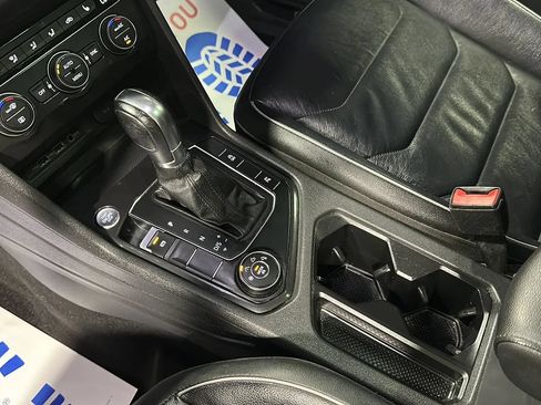 Used 2019 Volkswagen Tiguan SEL Premium R-Line w/ 3rd Row Seat Package AWD/4WD image 29