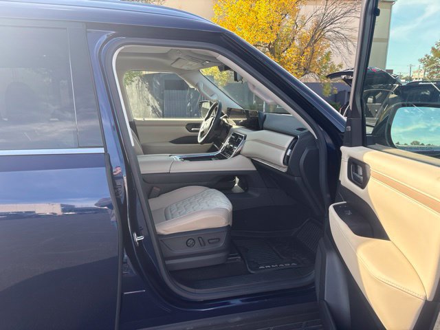 Used 2025 Nissan Armada Platinum AWD/4WD image 13