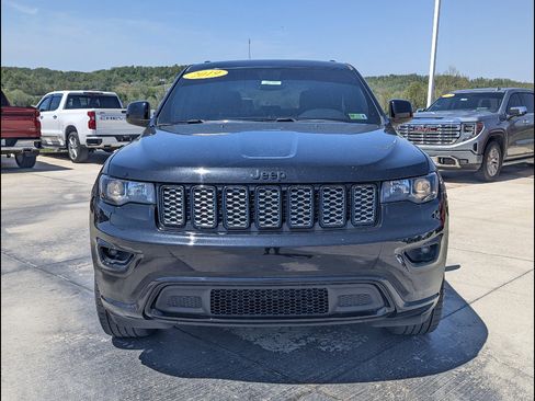 Used 2019 Jeep Grand Cherokee Altitude AWD/4WD image 11