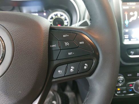 Used 2023 Jeep Cherokee Trailhawk w/ Trailer Tow Group AWD/4WD image 17
