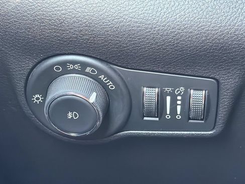 Used 2024 Jeep Compass Latitude AWD/4WD image 15