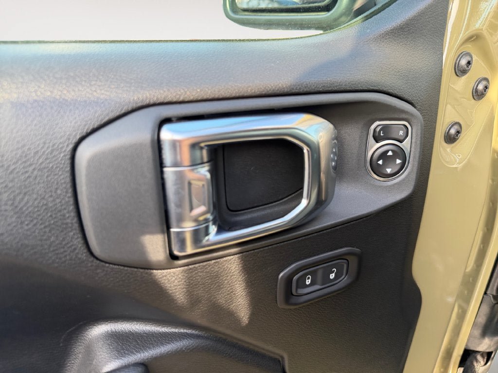 Used 2025 Jeep Wrangler Unlimited Sport AWD/4WD image 20