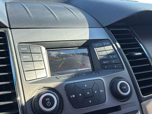 Used 2015 Ford Taurus SE image 22