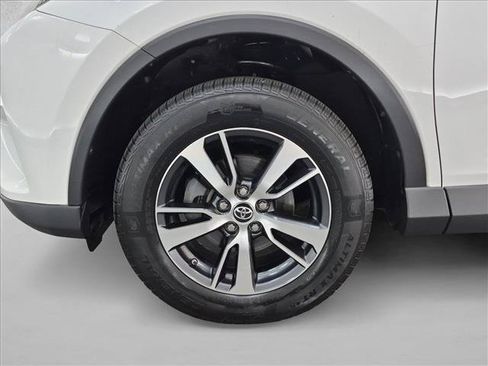 Used 2018 Toyota RAV4 XLE w/ Plus Extra Value Package AWD/4WD image 27