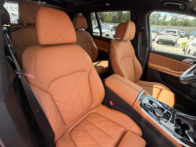 Used 2026 BMW X7 xDrive40i w/ M Sport Package AWD/4WD image 27