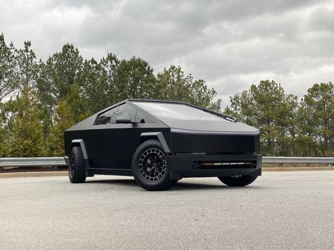 Used 2024 Tesla Cybertruck Cyberbeast image 47