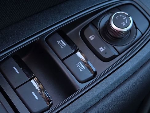 Certified 2025 Subaru Outback Premium image 17