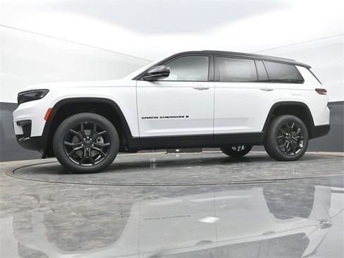 New 2025 Jeep Grand Cherokee L Limited image 42