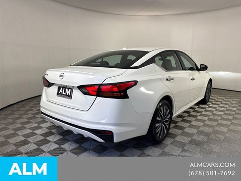Used 2025 Nissan Altima 2.5 SV FWD image 5