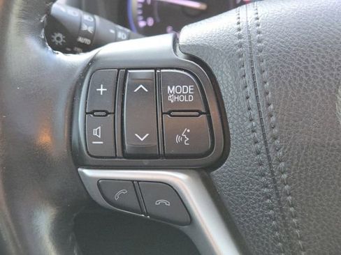 Used 2018 Toyota Highlander Limited image 14