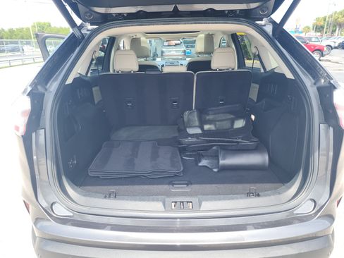 Used 2020 Ford Edge Titanium w/ Equipment Group 301A FWD image 18