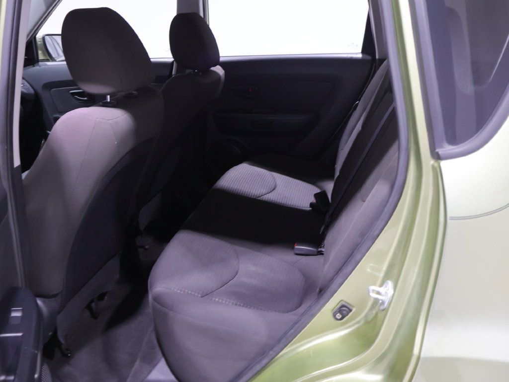 Used 2012 Kia Soul FWD image 21