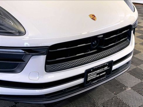 Certified 2026 Porsche Macan AWD/4WD image 34