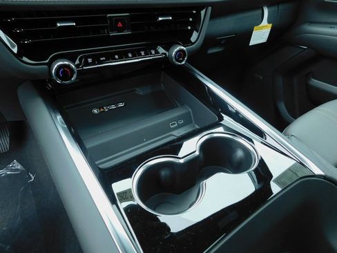 New 2026 Chevrolet Suburban High Country image 35