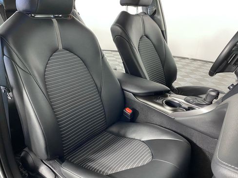 Used 2024 Toyota Camry SE FWD image 13