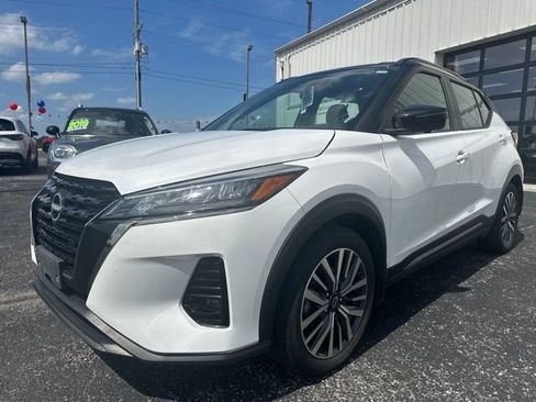 Certified 2023 Nissan Kicks SR FWD image 9