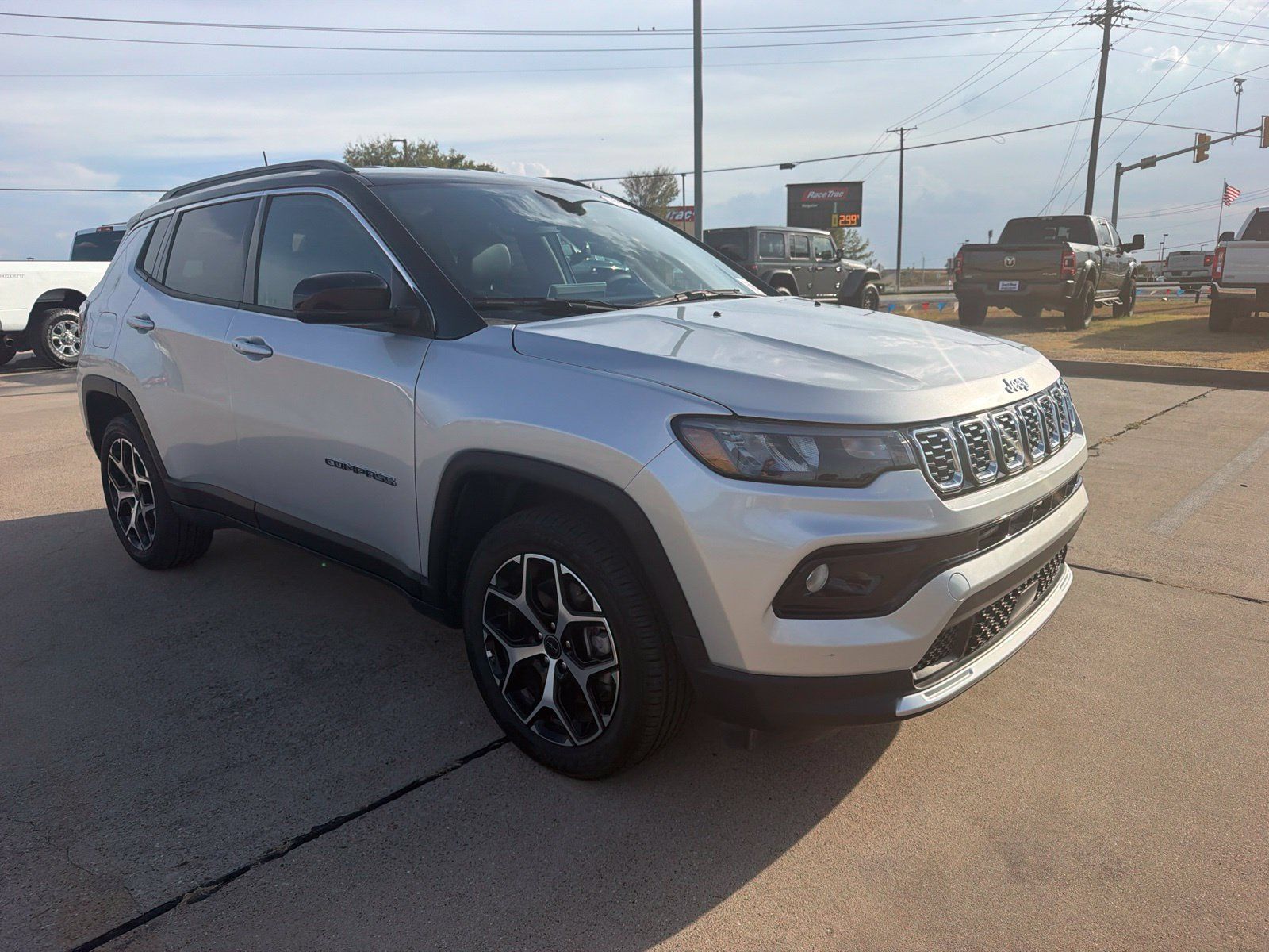 Used 2025 Jeep Compass Limited AWD/4WD image 3
