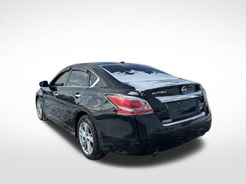 Used 2014 Nissan Altima 2.5 SV w/ Convenience Package image 12