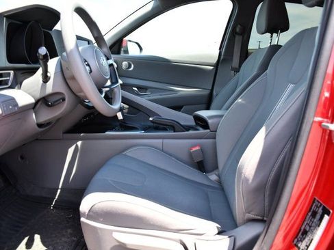 Used 2021 Hyundai Elantra SEL w/ Cargo Package FWD image 16