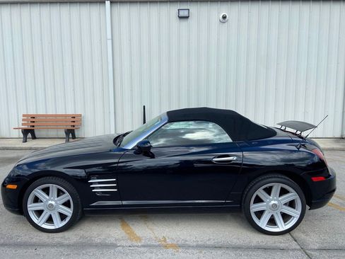 Used 2008 Chrysler Crossfire Limited RWD image 2