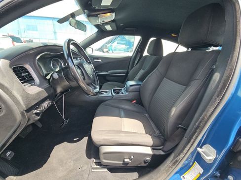 Used 2023 Dodge Charger SXT RWD image 3