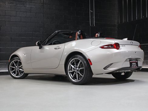 Used 2022 MAZDA MX-5 Miata Grand Touring w/ Weather Package RWD image 67