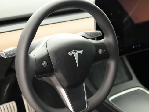 Used 2021 Tesla Model Y Performance AWD/4WD image 16