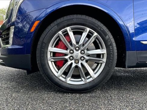 Used 2023 Cadillac XT5 Sportv w/ Technology Package AWD/4WD image 8
