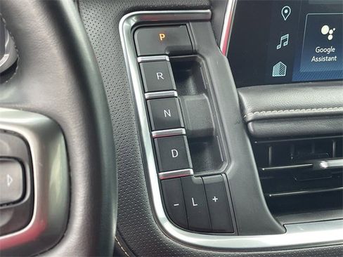 Used 2023 Chevrolet Suburban Premier image 19