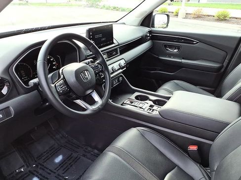 Used 2025 Honda Pilot EX-L image 15