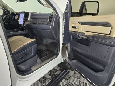 Used 2023 RAM 3500 Limited AWD/4WD image 42