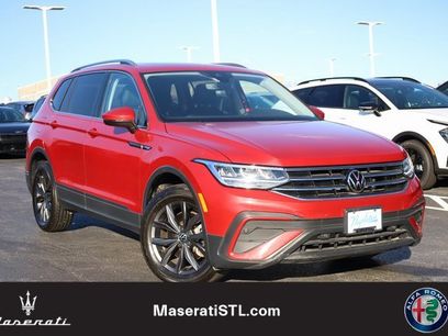 Used 2023 Volkswagen Tiguan SE w/ Panoramic Sunroof Package