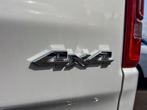 Used 2020 RAM 1500 Laramie w/ Off Road Group AWD/4WD image 11