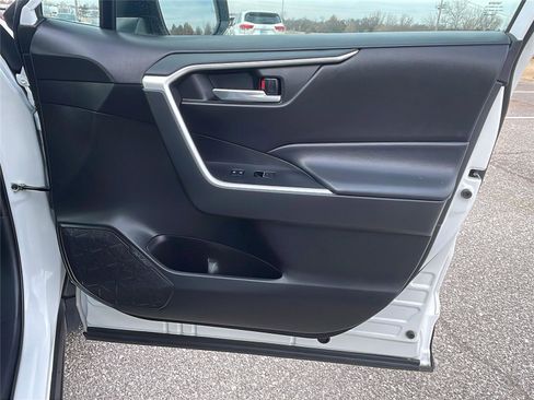 Used 2023 Toyota RAV4 XLE image 13