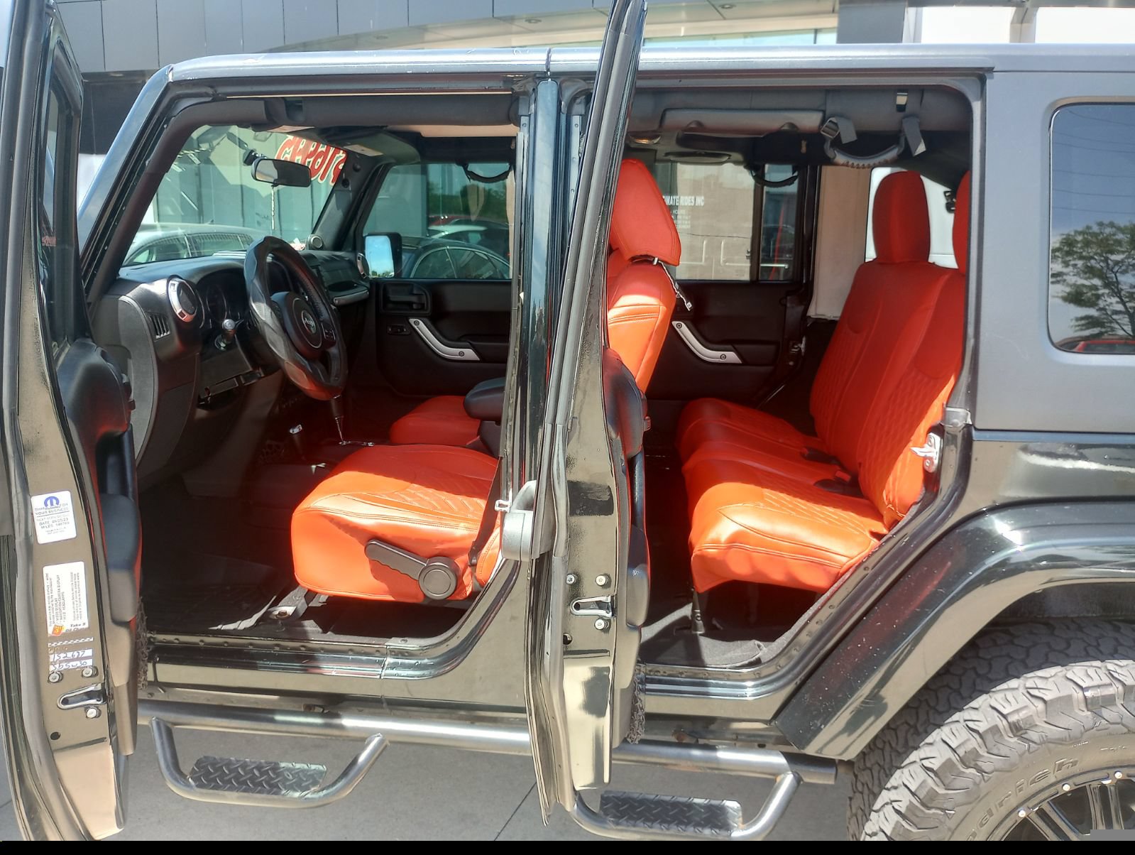 Used 2012 Jeep Wrangler Unlimited Sahara w/ Connectivity Group AWD/4WD image 4