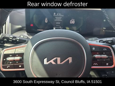 Used 2025 Kia Sorento EX w/ Panoramic Sunroof Package AWD/4WD image 16