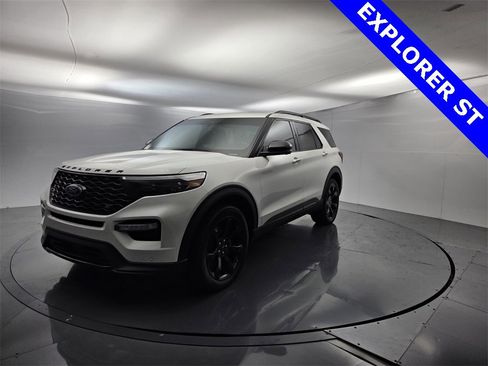 Used 2020 Ford Explorer ST w/ ST Street Pack image 5
