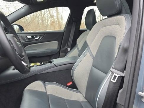 Used 2022 Volvo S60 T8 R-Design w/ Advanced Package image 4