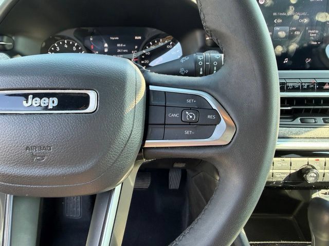 Used 2024 Jeep Compass Latitude AWD/4WD image 14