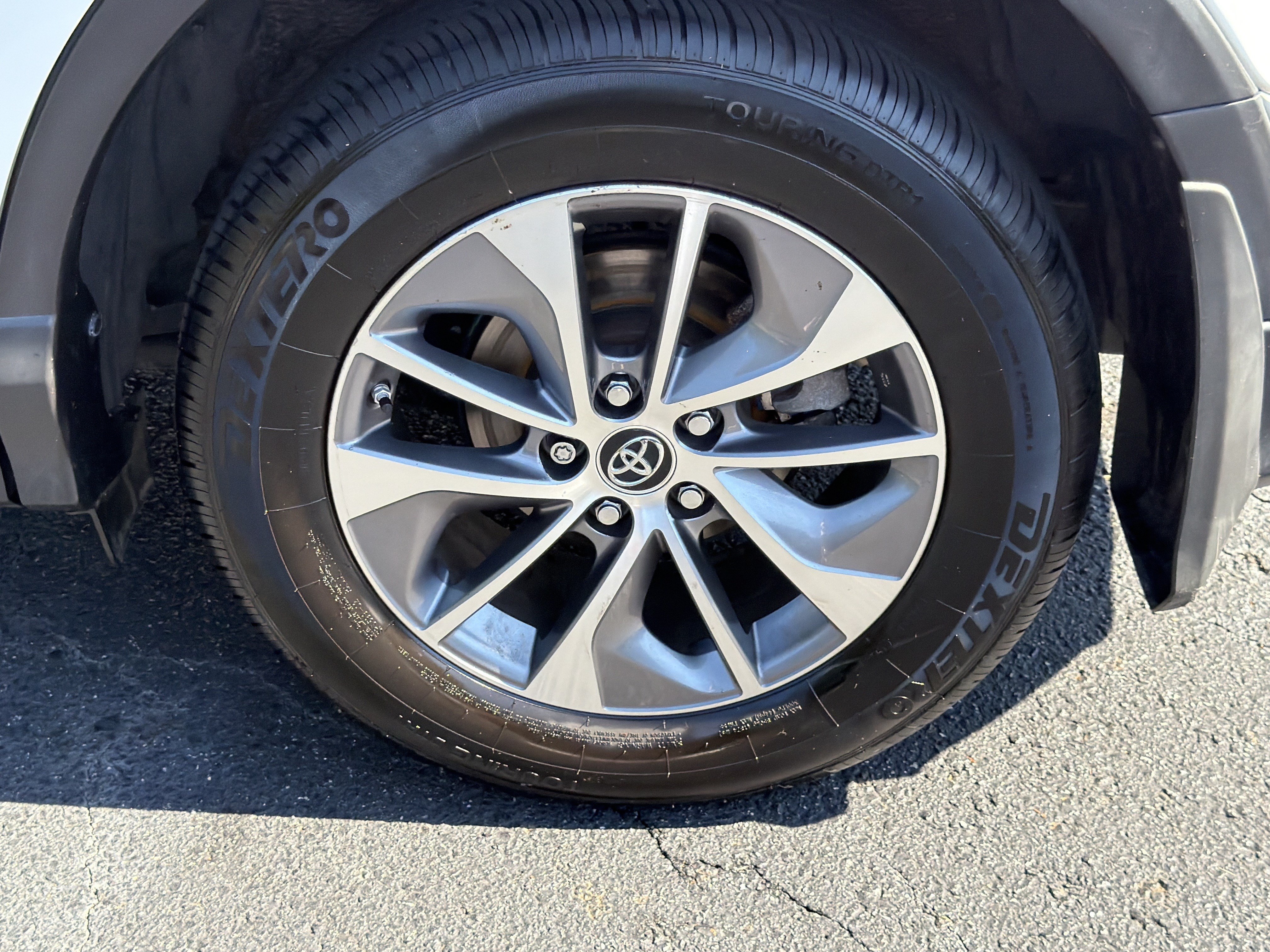 Used 2018 Toyota RAV4 XLE w/ Protection Package AWD/4WD image 19