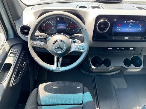 New 2025 Mercedes-Benz Sprinter 2500 image 19